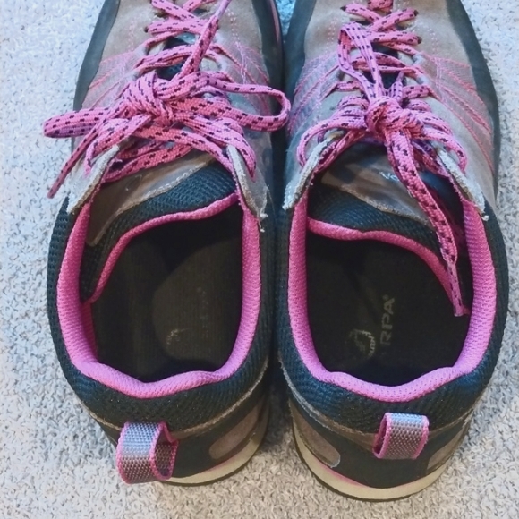 Scarpa Grey/Pink Crux Approach Shoes size 37 - Picture 7 of 13